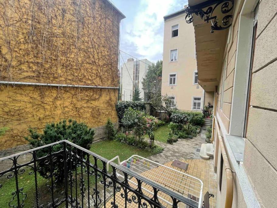 Knezits Spacious Ac Terrace Free Parking Budapest Exterior foto